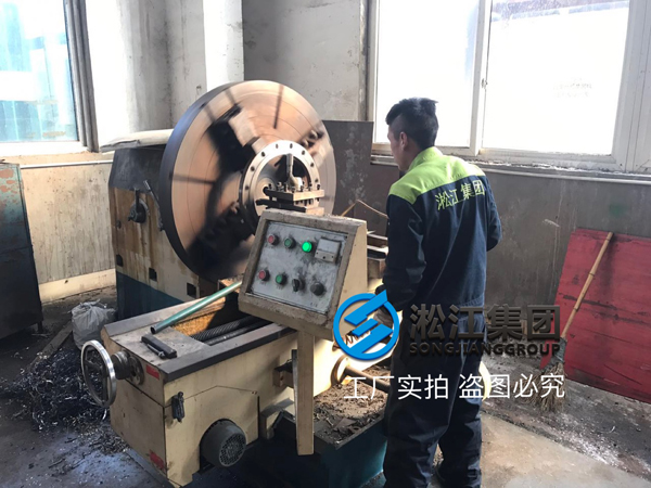 Manufacturing site of rubber soft joint flange
